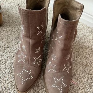 Studded Star Ankle Boots - Brown